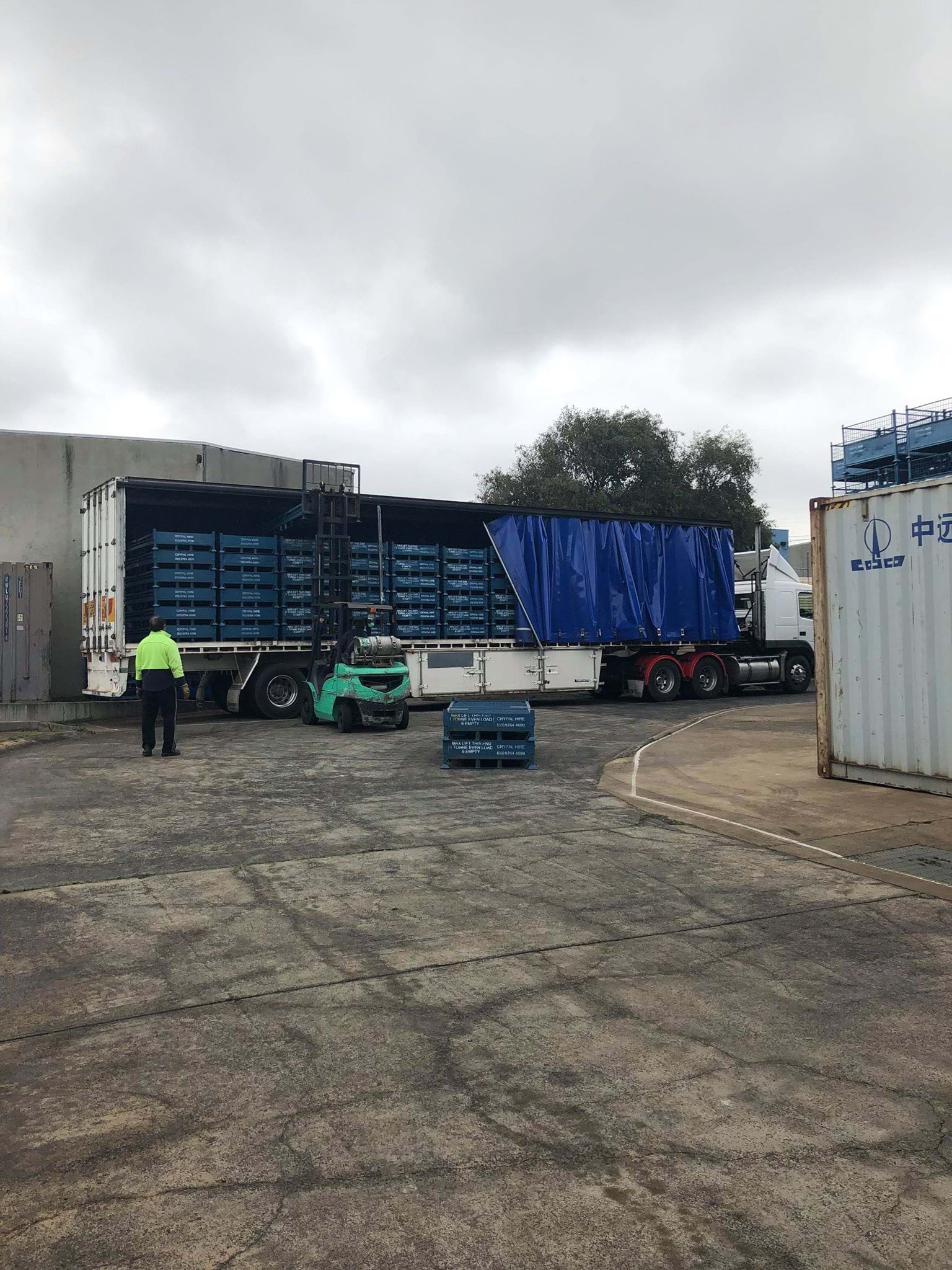 > STILLAGE CONTAINER HIRE AND SALES <